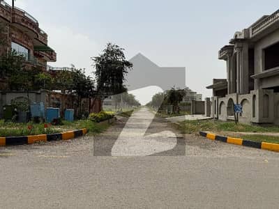 ایف ۔ 17 اسلام آباد میں 10 مرلہ رہائشی پلاٹ 1.15 کروڑ میں برائے فروخت۔