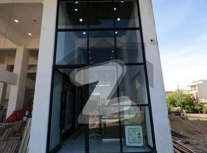 A 700 Square Feet Flat In Karachi Is On The Market For Sale