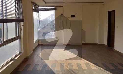 بحریہ ٹاؤن فیز 7 بحریہ ٹاؤن راولپنڈی,راولپنڈی میں 5 مرلہ دفتر 48.0 ہزار میں کرایہ پر دستیاب ہے۔