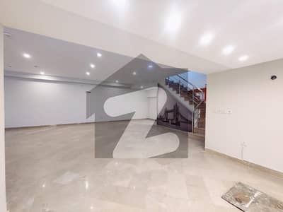04 MARLA COMMERCIAL FLOOR OFFICE AVAILABLE FOR RENT