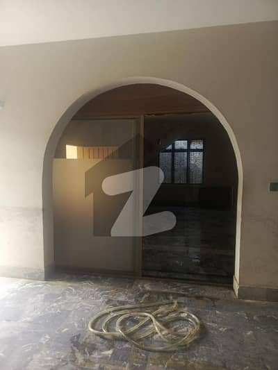 علامہ اقبال ٹاؤن ۔ آصف بلاک علامہ اقبال ٹاؤن,لاہور میں 2 کمروں کا 14 مرلہ بالائی پورشن 85.0 ہزار میں کرایہ پر دستیاب ہے۔