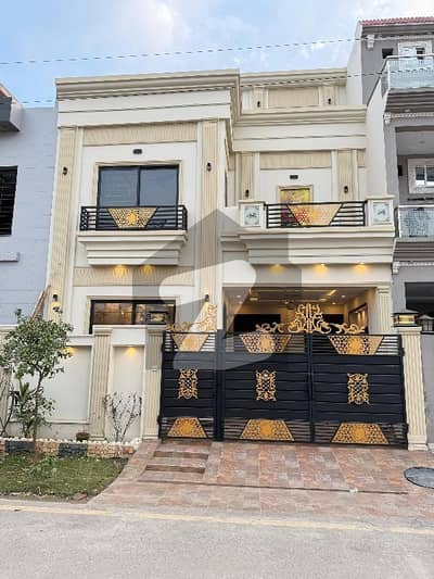 Prime Location House Of 5 Marla Is Available For sale In Park View City - Crystal Block