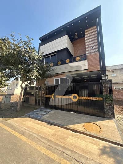 پارک ویو سٹی ۔ پلاٹینم بلاک پارک ویو سٹی,لاہور میں 4 کمروں کا 5 مرلہ مکان 1.8 کروڑ میں برائے فروخت۔