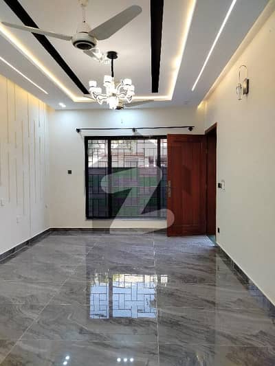 Ideal Location And Brand New House Near To Park Masque And Market.