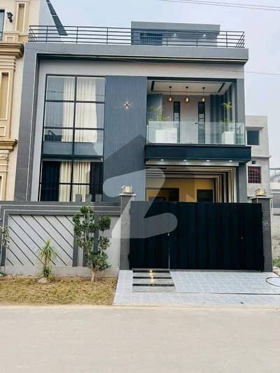 پارک ویو سٹی ۔ ایگزیکٹو بلاک پارک ویو سٹی,لاہور میں 4 کمروں کا 5 مرلہ مکان 2.3 کروڑ میں برائے فروخت۔