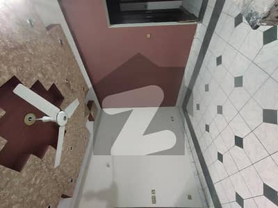 واپڈا ٹاؤن لاہور میں 4 کمروں کا 5 مرلہ مکان 2.5 کروڑ میں برائے فروخت۔