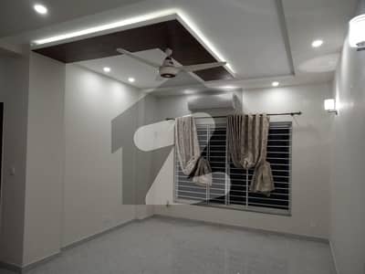 ای ۔ 11 اسلام آباد میں 3 کمروں کا 14 مرلہ زیریں پورشن 1.35 لاکھ میں کرایہ پر دستیاب ہے۔