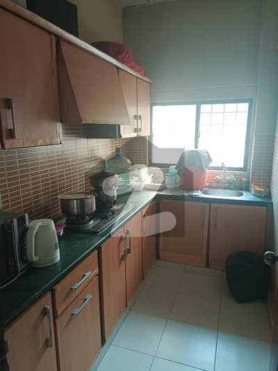 راحت کمرشل ایریا ڈی ایچ اے فیز 6,ڈی ایچ اے ڈیفینس,کراچی میں 3 کمروں کا 5 مرلہ فلیٹ 2.0 کروڑ میں برائے فروخت۔