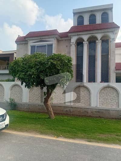 فضائیہ ہاؤسنگ سکیم فیز 1 فضائیہ ہاؤسنگ سکیم,لاہور میں 6 کمروں کا 1 کنال مکان 6.0 کروڑ میں برائے فروخت۔