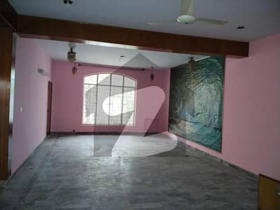 ماڈل ٹاؤن لِنک روڈ ماڈل ٹاؤن,لاہور میں 5 کمروں کا 1 کنال مکان 6.5 کروڑ میں برائے فروخت۔