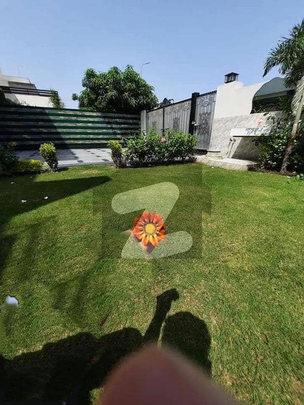 عبداللہ گارڈنز ایسٹ کینال روڈ,کینال روڈ,فیصل آباد میں 6 کمروں کا 1 کنال مکان 15.0 کروڑ میں برائے فروخت۔ عبداللہ گارڈنز ایسٹ کینال روڈ,کینال روڈ,فیصل آباد میں 6 کمروں کا 1 کنال مکان 15.0 کروڑ میں برائے فروخت۔