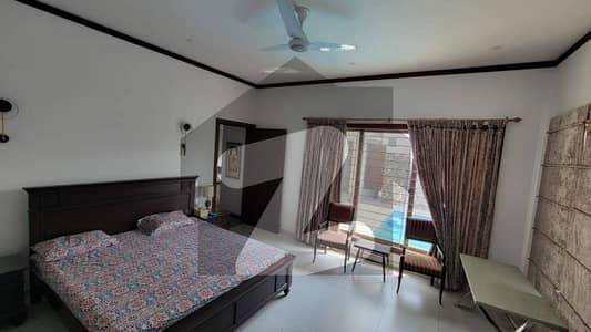 ڈی ایچ اے فیز 8 ڈی ایچ اے ڈیفینس,کراچی میں 6 کمروں کا 1 کنال مکان 32.0 کروڑ میں برائے فروخت۔