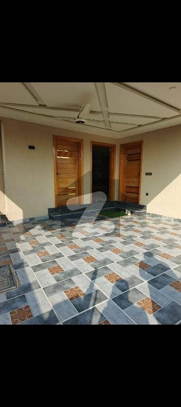 بحریہ ٹاؤن فیز 8 بحریہ ٹاؤن راولپنڈی,راولپنڈی میں 5 کمروں کا 13 مرلہ مکان 3.95 کروڑ میں برائے فروخت۔ بحریہ ٹاؤن فیز 8 بحریہ ٹاؤن راولپنڈی,راولپنڈی میں 5 کمروں کا 13 مرلہ مکان 3.95 کروڑ میں برائے فروخت۔