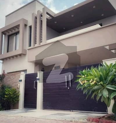 بحریہ ٹاؤن - پریسنٹ 8 بحریہ ٹاؤن کراچی,کراچی میں 4 کمروں کا 11 مرلہ مکان 2.4 کروڑ میں برائے فروخت۔