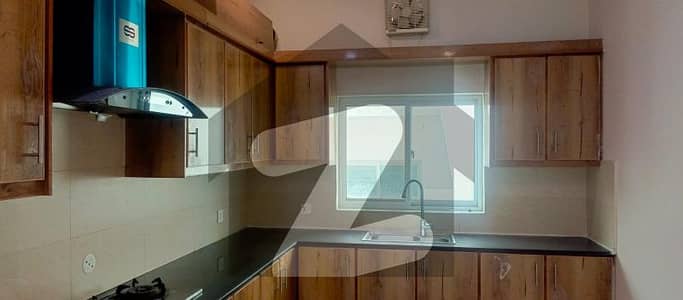 ریل ٹاؤن کینال سٹی لاہور میں 8 کمروں کا 13 مرلہ مکان 2.1 لاکھ میں کرایہ پر دستیاب ہے۔