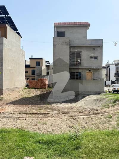 Prime Location 5 Marla Residential Plot In Park View City - Tulip Overseas Is Available