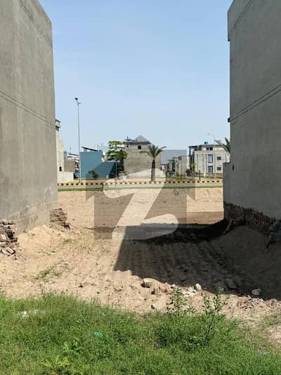 A Well Designed Prime Location Residential Plot Is Up For sale In An Ideal Location In Lahore