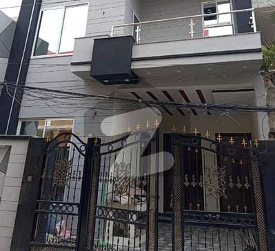 کیولری ایکسٹینشن لاہور میں 3 کمروں کا 5 مرلہ مکان 3.1 کروڑ میں برائے فروخت۔