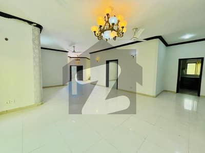 ڈی ایچ اے ڈیفینس فیز 2 ڈی ایچ اے ڈیفینس,اسلام آباد میں 3 کمروں کا 1 کنال بالائی پورشن 1.2 لاکھ میں کرایہ پر دستیاب ہے۔