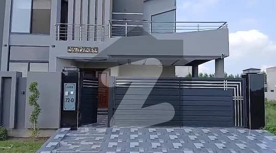 urgent Sale, 1 Kanal Brand new 5 Bed Room House in very Reasonable Price