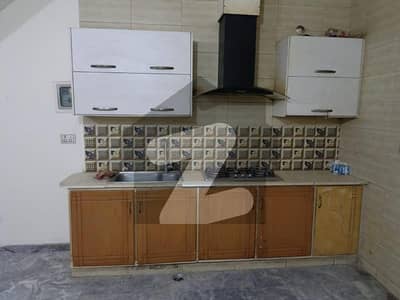 والٹن روڈ لاہور میں 4 کمروں کا 3 مرلہ مکان 65.0 ہزار میں کرایہ پر دستیاب ہے۔