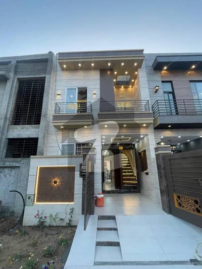 الکبیر ٹاؤن - فیز 2 الکبیر ٹاؤن,رائیونڈ روڈ,لاہور میں 4 کمروں کا 3 مرلہ مکان 1.6 کروڑ میں برائے فروخت۔