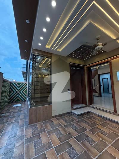 5 MARLA BRAND NEW MODERN HOUSE AVAILABLE FOR SALE