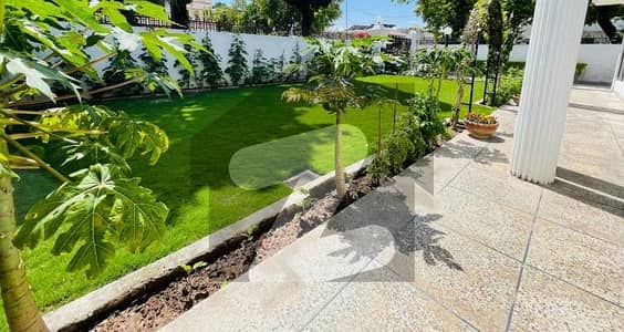 ایف ۔ 8 اسلام آباد میں 4 کمروں کا 2 کنال زیریں پورشن 4.5 لاکھ میں کرایہ پر دستیاب ہے۔