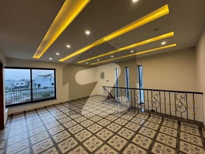 10 Marla house with basment for sale in Green City