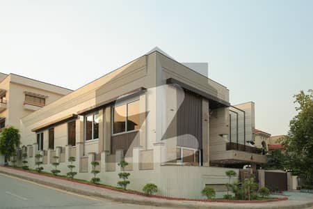 بحریہ انٹلیکچول ویلج بحریہ ٹاؤن راولپنڈی,راولپنڈی میں 5 کمروں کا 1 کنال مکان 22.0 کروڑ میں برائے فروخت۔