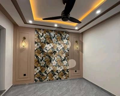 پام ولاز مین کینال بینک روڈ,لاہور میں 4 کمروں کا 5 مرلہ مکان 1.8 کروڑ میں برائے فروخت۔