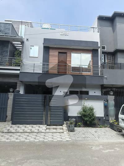 پیراگون سٹی لاہور میں 3 کمروں کا 5 مرلہ مکان 2.15 کروڑ میں برائے فروخت۔