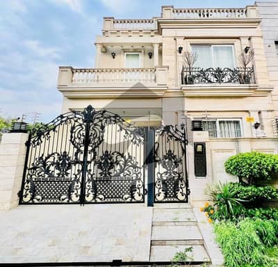 8 MARLA FULL FURNISHED HOUSE FOR RENT DHA 9 TOWN