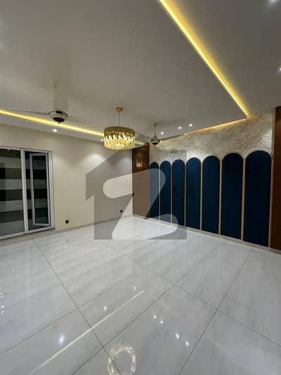 بحریہ ٹاؤن ۔ سیکٹر ایف بحریہ ٹاؤن,لاہور میں 3 کمروں کا 5 مرلہ مکان 2.2 کروڑ میں برائے فروخت۔