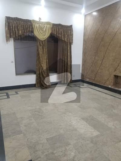 بنی گالہ اسلام آباد میں 3 کمروں کا 1 کنال زیریں پورشن 75.0 ہزار میں کرایہ پر دستیاب ہے۔