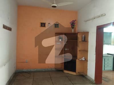 5 Marla Lower Portion Available For Rent