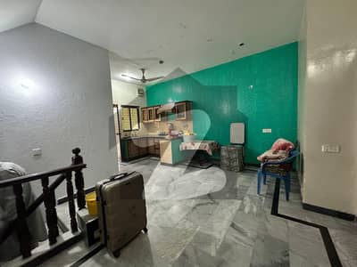 نشاط کالونی لاہور میں 5 کمروں کا 5 مرلہ مکان 2.5 کروڑ میں برائے فروخت۔