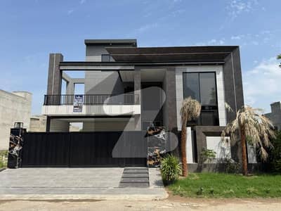 نیسپاک سکیم فیز 3 ڈیفینس روڈ,لاہور میں 6 کمروں کا 1 کنال مکان 6.5 کروڑ میں برائے فروخت۔