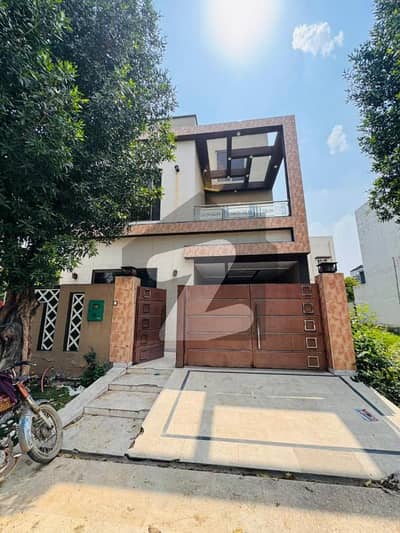 بحریہ آرچرڈ فیز 2 بحریہ آرچرڈ,لاہور میں 3 کمروں کا 5 مرلہ مکان 1.57 کروڑ میں برائے فروخت۔