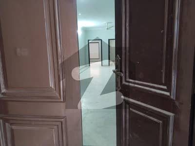 نیشنل پولیس فاؤنڈیشن او ۔ 9 - بلاک سی نیشنل پولیس فاؤنڈیشن او ۔ 9,اسلام آباد میں 4 کمروں کا 5 مرلہ مکان 2.1 کروڑ میں برائے فروخت۔