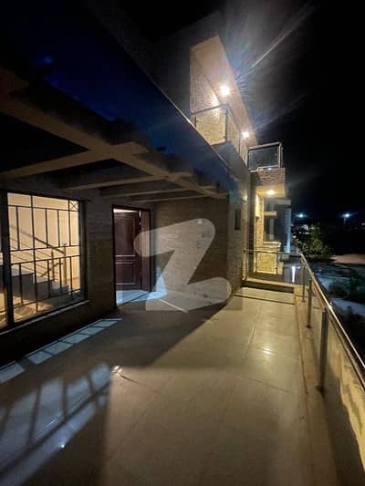 ڈی ۔ 12 اسلام آباد میں 7 کمروں کا 10 مرلہ مکان 3.5 لاکھ میں کرایہ پر دستیاب ہے۔