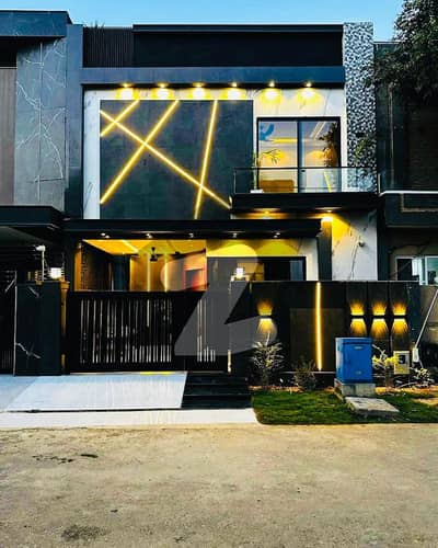 5 MARLA MODERN HOUSE FOR SALE IN DHA 9 TOWN.
