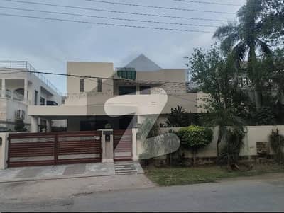 ڈی ایچ اے فیز 3 ڈیفنس (ڈی ایچ اے),لاہور میں 5 کمروں کا 1 کنال مکان 5.4 کروڑ میں برائے فروخت۔