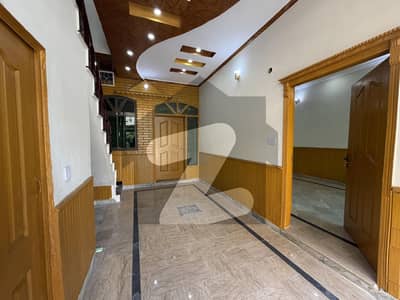 سبزہ زار سکیم لاہور میں 5 کمروں کا 5 مرلہ مکان 2.75 کروڑ میں برائے فروخت۔