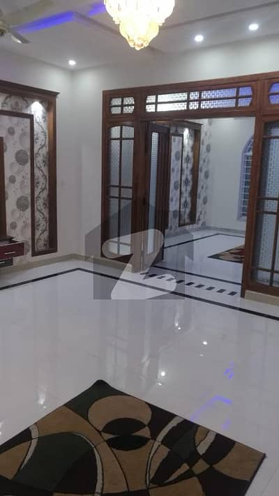 جی ۔ 13 اسلام آباد میں 5 کمروں کا 8 مرلہ مکان 6.5 کروڑ میں برائے فروخت۔