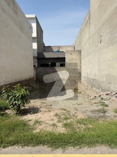 A Spacious On Excellent Location 5 Marla Residential Plot In Park View City - Executive Block