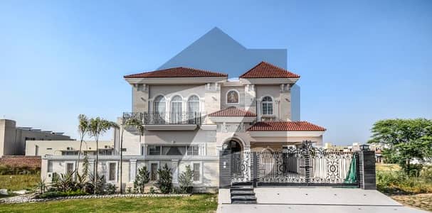 ڈی ایچ اے فیز 7 ڈیفنس (ڈی ایچ اے),لاہور میں 6 کمروں کا 1 کنال مکان 6.5 کروڑ میں برائے فروخت۔