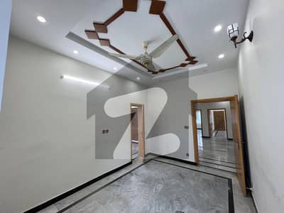 7 Marla Used House In G13