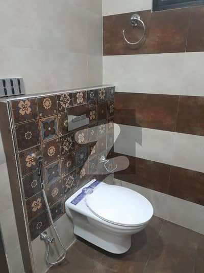 ماڈل ٹاؤن لاہور میں 5 کمروں کا 1 کنال مکان 17.0 کروڑ میں برائے فروخت۔