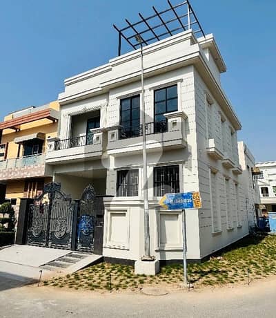 سٹی ہاؤسنگ سوسائٹی گوجرانوالہ میں 4 کمروں کا 5 مرلہ مکان 2.75 کروڑ میں برائے فروخت۔